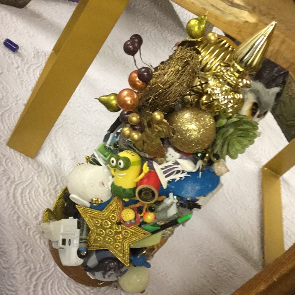 Christmas I SPY trinket tree minions baseball memorabilia festival farmer’s - Picture 7 of 12